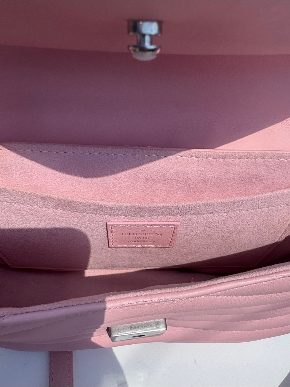 Louis Vuitton Pink Quilted Chain Wave Bag with Multicolor Vuitton Logo - Picture 10 of 10